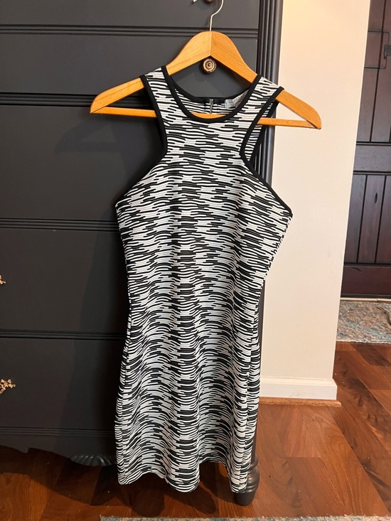 Zara Dresses & Skirts - ZARA Black & White Patterned Racerback Dress